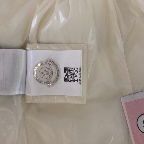 Moncler Vest, Size 8 - Picture 6 of 7